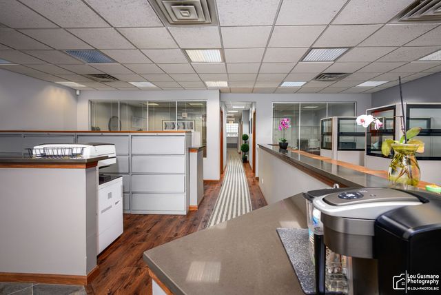 7251 W Touhy Avenue, Chicago, IL 60631