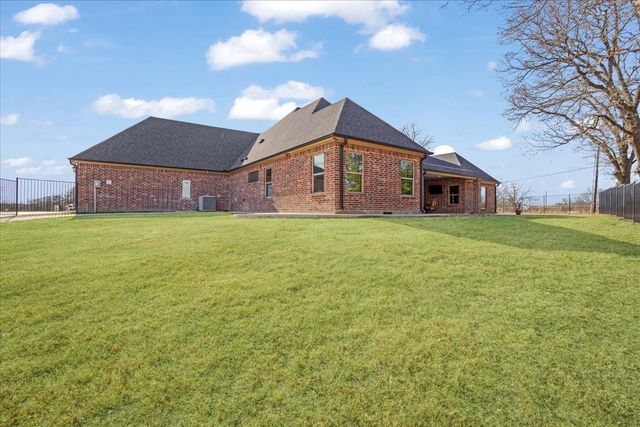 3909 Saddle Creek, Denison, TX 75020