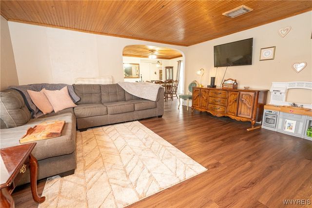 304 Erin Road, Ridgeway, NY 14103