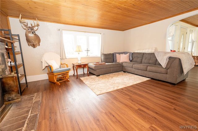 304 Erin Road, Ridgeway, NY 14103