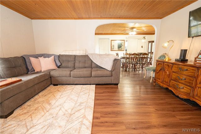 304 Erin Road, Ridgeway, NY 14103