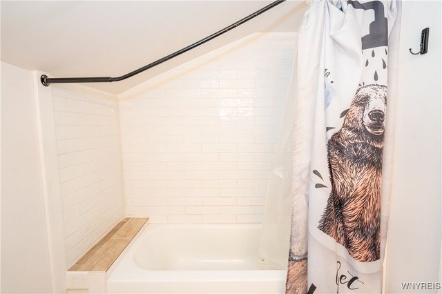 304 Erin Road, Ridgeway, NY 14103