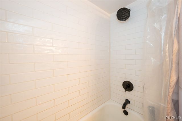 304 Erin Road, Ridgeway, NY 14103