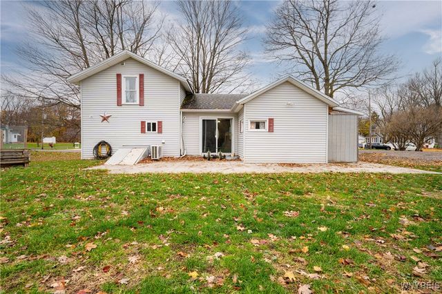 304 Erin Road, Ridgeway, NY 14103