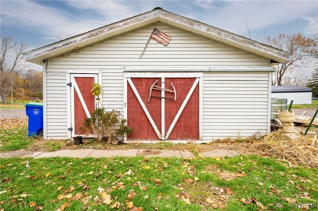 304 Erin Road, Ridgeway, NY 14103