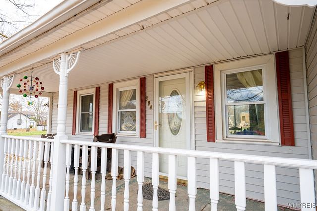 304 Erin Road, Ridgeway, NY 14103