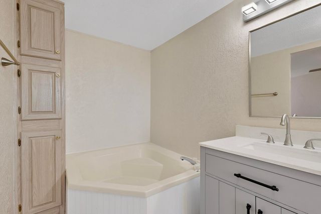 9 Sangre De Cristo, Moriarty, NM 87035