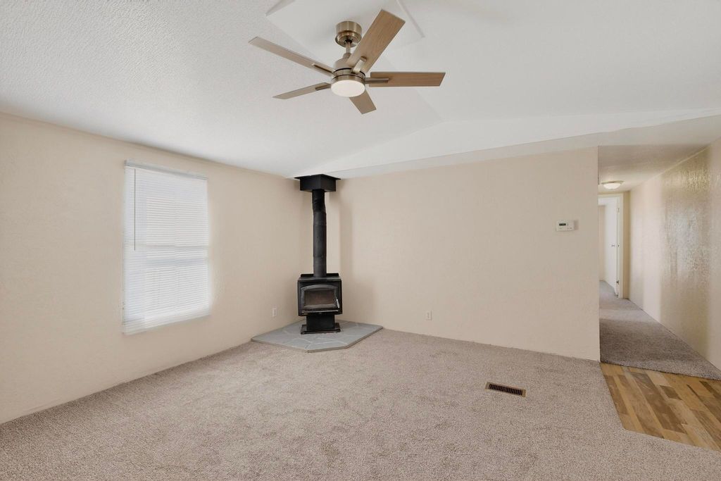 Image 10 of property listing at 9 Sangre De Cristo, Moriarty, NM 87035