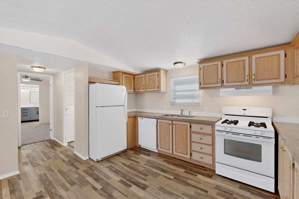 Image 17 of property listing at 9 Sangre De Cristo, Moriarty, NM 87035