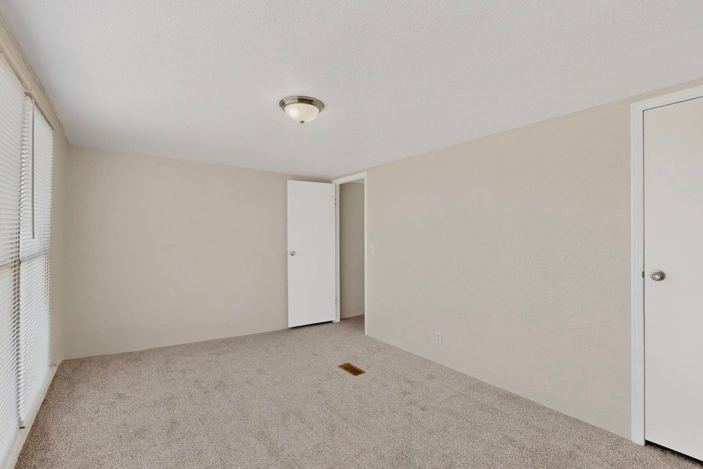 Image 32 of property listing at 9 Sangre De Cristo, Moriarty, NM 87035