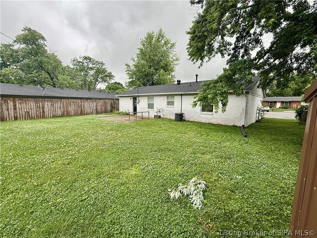 1006 Jonquil Drive, Jeffersonville, IN 47130