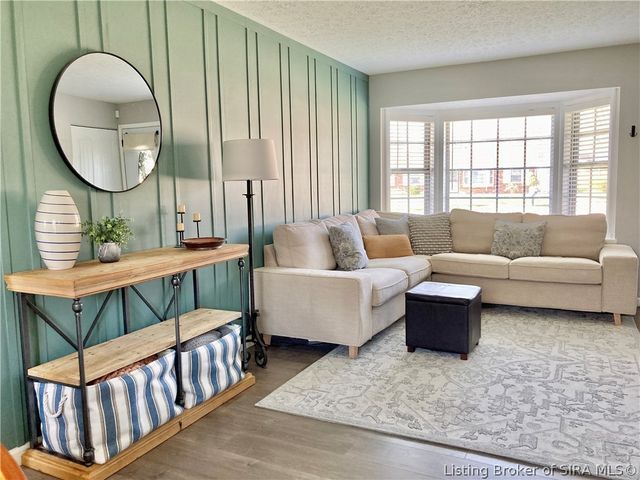 1006 Jonquil Drive, Jeffersonville, IN 47130