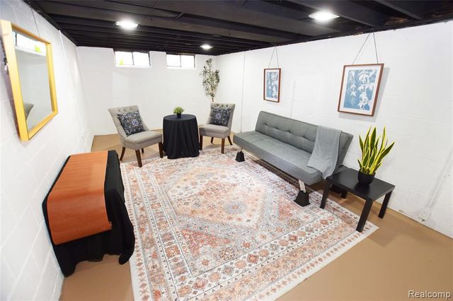 4822 Birchcrest Drive, Flint, MI 48504