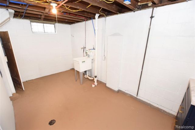 4822 Birchcrest Drive, Flint, MI 48504