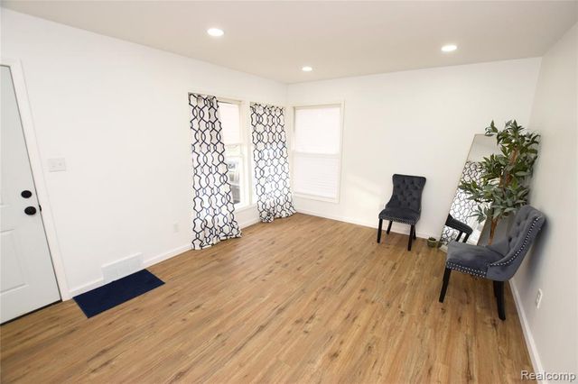 4822 Birchcrest Drive, Flint, MI 48504