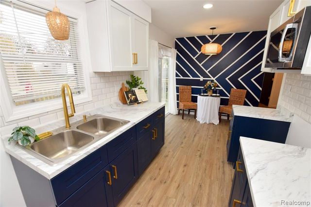 4822 Birchcrest Drive, Flint, MI 48504