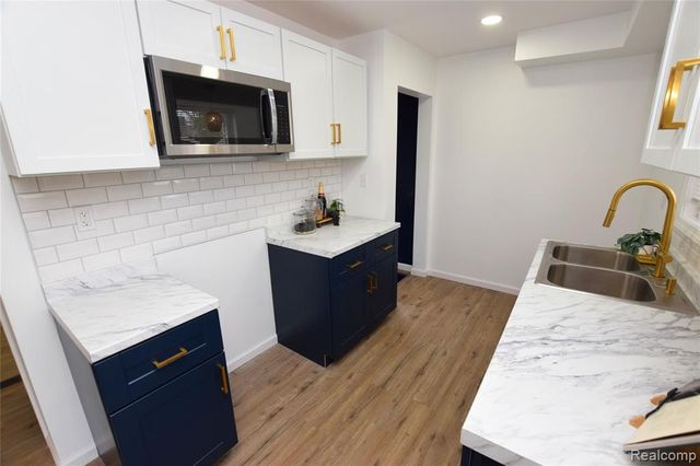 4822 Birchcrest Drive, Flint, MI 48504