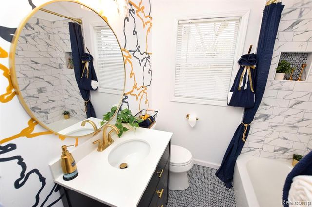 4822 Birchcrest Drive, Flint, MI 48504