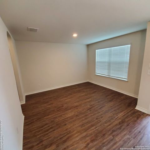 8062 HALO CIR, San Antonio, TX 78252