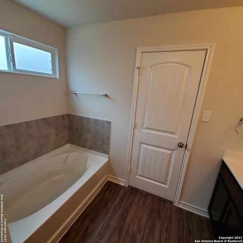 8062 HALO CIR, San Antonio, TX 78252