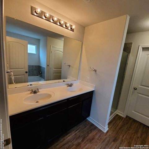 8062 HALO CIR, San Antonio, TX 78252