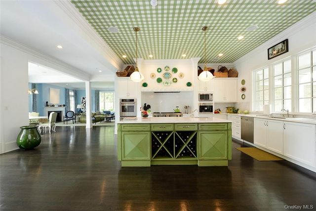 21 Lincoln Lane, Purchase, NY 10577