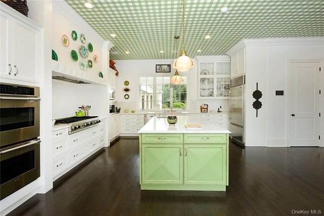 21 Lincoln Lane, Purchase, NY 10577