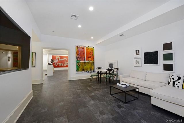 21 Lincoln Lane, Purchase, NY 10577