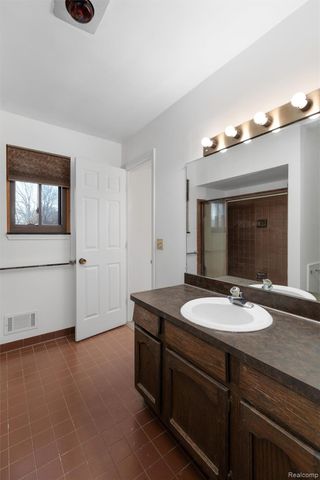 42467 Eldon Avenue, Clinton Charter Township, MI 48038