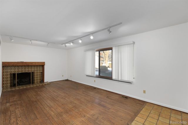 42467 Eldon Avenue, Clinton Charter Township, MI 48038