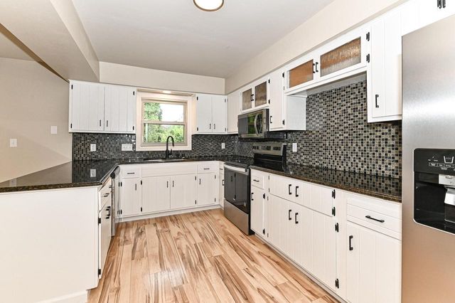 S71W13222 Tess Corners DRIVE, Muskego, WI 53150