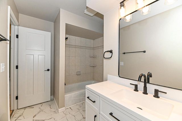 S71W13222 Tess Corners DRIVE, Muskego, WI 53150