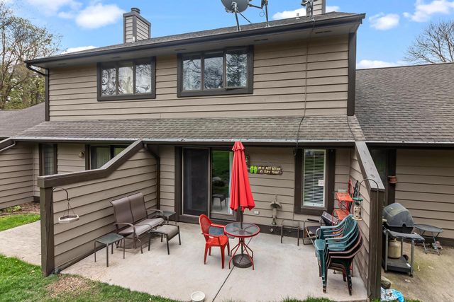 128 Glenview COURT, Janesville, WI 53548