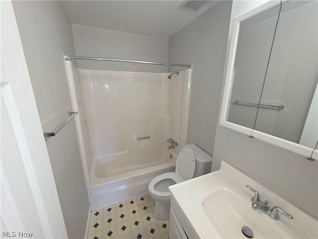 4696 W 125th Street, Cleveland, OH 44135