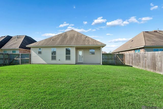 9067 Redwood Lake Blvd, Zachary, LA 70791