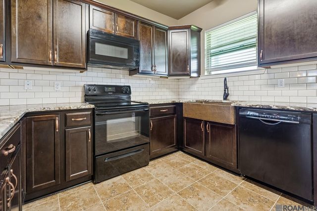 9067 Redwood Lake Blvd, Zachary, LA 70791