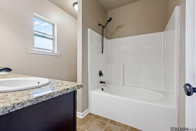 9067 Redwood Lake Blvd, Zachary, LA 70791