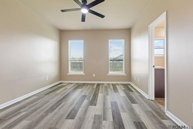 9067 Redwood Lake Blvd, Zachary, LA 70791