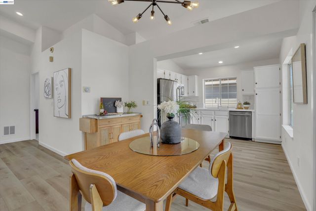 5521 Crimson Cir, Fremont, CA 94538