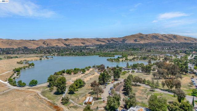 5521 Crimson Cir, Fremont, CA 94538