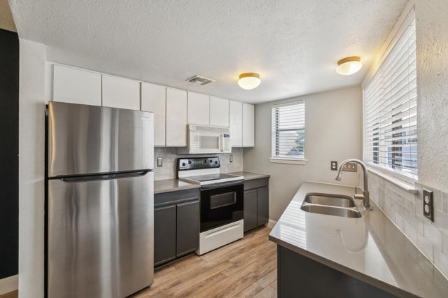 2500 Burleson RD 321, Austin, TX 78741