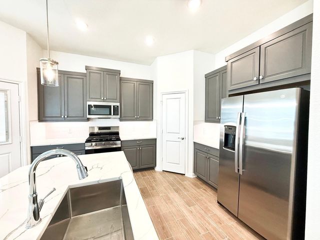 155 W Coralburst Loop, Montgomery, TX 77316