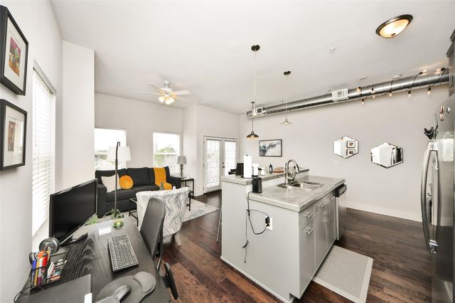 1011 Studemont Street 302, Houston, TX 77007