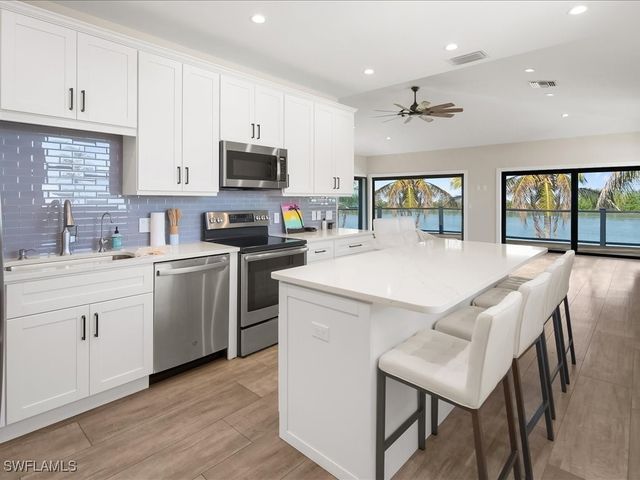 232 Harbor PL N, Goodland, FL 34140