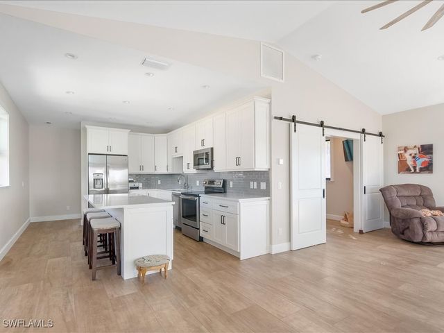 232 Harbor PL N, Goodland, FL 34140