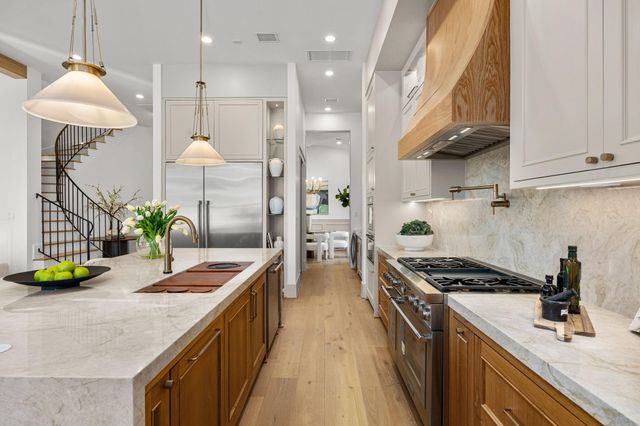 1032 W 41st Street, Houston, TX 77018