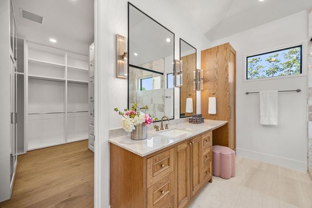 1032 W 41st Street, Houston, TX 77018