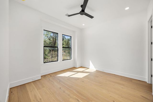 1032 W 41st Street, Houston, TX 77018