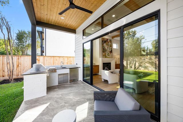 1032 W 41st Street, Houston, TX 77018