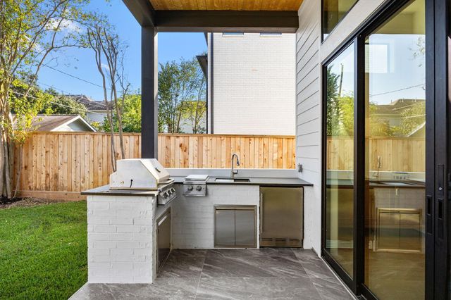 1032 W 41st Street, Houston, TX 77018